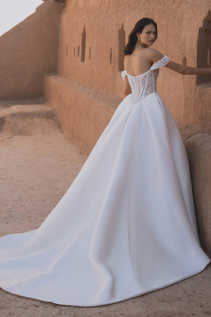 Durch dick und dünn Cleane Brautmode13