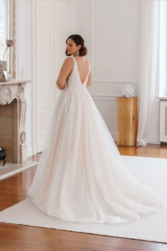 Durch dick und dünn curvy Brautmode16